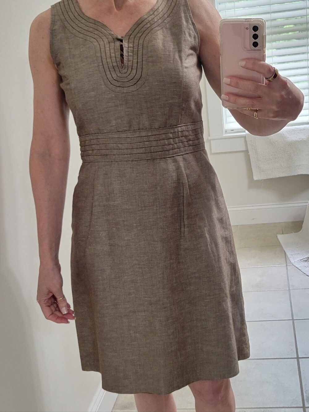 Willi Smith Sleeveless Linen-Blend Midi Dress in Taupe